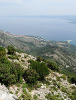 Le mont Vidova Gora, île de Brač en Croatie. Vue sur Bol depuis Vidova Gora. Cliquer pour agrandir l'image.