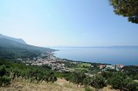 Le parc naturel du Biokovo en Croatie. Vue sur Tučepi depuis le Biokovo. Cliquer pour agrandir l'image.