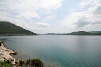 La presqu'île de Pelješac en Croatie. Pelješac vue depuis le continent. Cliquer pour agrandir l'image.