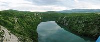 La rivière Cetina en Croatie. La Cetina vue depuis le pont de Trilj (auteur Saxum). Cliquer pour agrandir l'image.