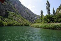 La rivière Cetina en Croatie. Le cours inférieur de la Cetina. Cliquer pour agrandir l'image.