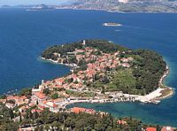 Le village de Cavtat en Croatie. Le village de Cavtat vu depuis la montagne. Cliquer pour agrandir l'image.
