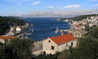 Le village de Povlja, île de Brač en Croatie. Le village de Povlja (auteur Ante Perkovic). Cliquer pour agrandir l'image.