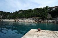 Le village de Trsteno en Croatie. Port de Trsteno. Cliquer pour agrandir l'image.