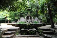 Le village de Trsteno en Croatie. Fontaine de Neptune et des Nymphes. Cliquer pour agrandir l'image.