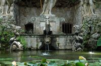 Le village de Trsteno en Croatie. Fontaine de Neptune et des Nymphes. Cliquer pour agrandir l'image.