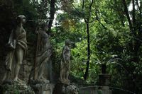 Le village de Trsteno en Croatie. Fontaine de Neptune et des Nymphes. Cliquer pour agrandir l'image.