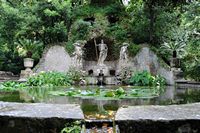 Le village de Trsteno en Croatie. Fontaine de Neptune et des Nymphes. Cliquer pour agrandir l'image.