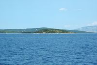 Le village de Vrboska, île de Hvar en Croatie. L'entrée de la baie de Vrboska. Cliquer pour agrandir l'image.