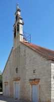 Le village de Vrboska, île de Hvar en Croatie. L'église Saint-Laurent. Cliquer pour agrandir l'image.