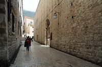 Strasse Saint Dominique. Klicken, um das Bild zu vergrößern.