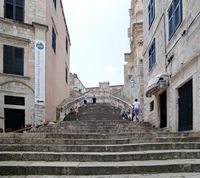 La ville close de Dubrovnik en Croatie. Quartier des Jésuites. La Scalinata, l'escalier des Jésuites. Cliquer pour agrandir l'image.