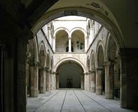 La ville close de Dubrovnik en Croatie. Quartier de la Loge. Palais Sponza. Cliquer pour agrandir l'image.
