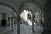 Atrium des Palastes des Rektors. Klicken, um das Bild zu vergrößern.