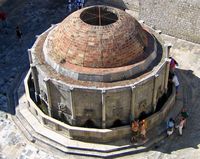 La ville close de Dubrovnik en Croatie. Fontaine onofrio. Cliquer pour agrandir l'image.