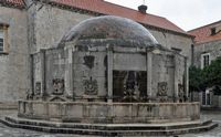 La ville close de Dubrovnik en Croatie. Grande fontaine d'onofrio. Cliquer pour agrandir l'image.