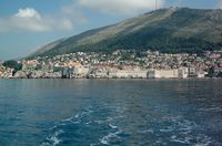 La ville close de Dubrovnik en Croatie. La ville close de Dubrovnik vue depuis la mer. Cliquer pour agrandir l'image.