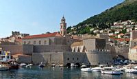 Les fortifications de Dubrovnik en Croatie. Fortifications maritimes. Vieux port. Cliquer pour agrandir l'image.