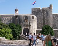 Les fortifications de Dubrovnik en Croatie. Fortifications de l'ouest. Porte pile. Cliquer pour agrandir l'image.