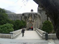 Les fortifications de Dubrovnik en Croatie. Fortifications de l'ouest. Porte pile. Cliquer pour agrandir l'image.
