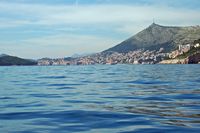La ville de Dubrovnik en Croatie. Dubrovnik vue depuis le bateau de Cavtat. Cliquer pour agrandir l'image.