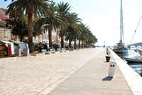La ville de Hvar, île de Hvar en Croatie. Le quai (auteur Julia). Cliquer pour agrandir l'image.