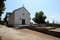 La ville de Makarska en Croatie. L'église Saint-Pierre. Cliquer pour agrandir l'image.