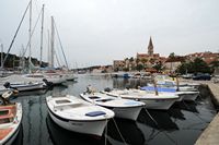 La ville de Milna, île de Brač en Croatie. Le port. Cliquer pour agrandir l'image.