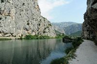 La ville d'Omiš en Croatie. Les portes de la Cetina près d'Omiš. Cliquer pour agrandir l'image.