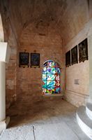 La ville de Polače, île de Mljet en Croatie. Porche de l'église Sainte-Marie. Cliquer pour agrandir l'image.