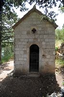 La ville de Polače, île de Mljet en Croatie. Chapelle votive Saint-Jean. Cliquer pour agrandir l'image.