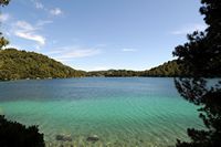 La ville de Polače, île de Mljet en Croatie. Grand Lac. Cliquer pour agrandir l'image.