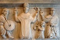 Bas-relief de saint Domnius. Cliquer pour agrandir l'image.