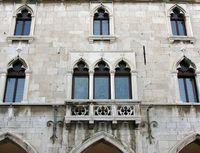 Trifora of the old Town hall of Split (author Ante Perkovic). Click to enlarge the image.