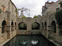 La ville de Stari Grad, île de Hvar en Croatie. Le Palais Tvrdalj (auteur Chippewa). Cliquer pour agrandir l'image.
