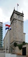 La ville de Supetar, île de Brač en Croatie. La tour de l'horloge. Cliquer pour agrandir l'image.