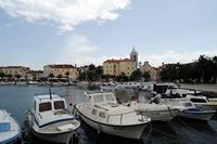 La ville de Supetar, île de Brač en Croatie. Le front de mer. Cliquer pour agrandir l'image.