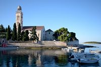 La ville de Hvar, île de Hvar en Croatie. Monastere franciscain (auteur Roksoslav). Cliquer pour agrandir l'image dans Flickr (nouvel onglet).