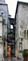 The Iron Gate of the Palace of Diocletian to Split (Ikrokar author). Click to enlarge the image in Flickr (new tab).