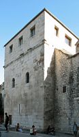The north-western tower of the Palace of Diocletian to Split (Kpmst7 author). Click to enlarge the image in Flickr (new tab).
