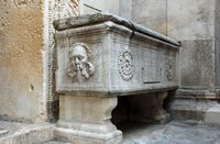 A sarcophagus in the baptistry of the cathedral of Split (oneafrikan author). Click to enlarge the image in Flickr (new tab).