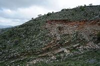 Le massif du Psiloritis en Crète. Calcaire en plaquettes près de Zoniana. Cliquer pour agrandir l'image dans Adobe Stock (nouvel onglet).