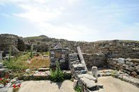 Le Quartier du Théâtre de Délos en Grèce. Maisons dans le sud du quartier. Cliquer pour agrandir l'image dans Adobe Stock (nouvel onglet).
