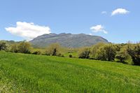 Géographie de l’île de Crète. Le mont Kédros vu depuis le plateau de Gious Kampos. Cliquer pour agrandir l'image dans Adobe Stock (nouvel onglet).