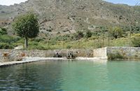 Le village d’Agia Galini en Crète. Réservoir à Orné. Cliquer pour agrandir l'image dans Adobe Stock (nouvel onglet).