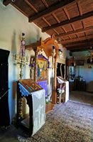 Le village d’Agia Galini en Crète. Intérieur du catholicon du monastère du Saint-Esprit à Kissos. Cliquer pour agrandir l'image dans Adobe Stock (nouvel onglet).