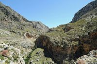 Le village d’Assomatos en Crète. Les gorges de la rivière Kourtaliotis. Cliquer pour agrandir l'image dans Adobe Stock (nouvel onglet).