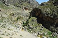Le village d’Assomatos en Crète. Les gorges de la rivière Kourtaliotis. Cliquer pour agrandir l'image dans Adobe Stock (nouvel onglet).
