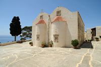 Le village d’Assomatos en Crète. L'église du monastère Moni Preveli. Cliquer pour agrandir l'image dans Adobe Stock (nouvel onglet).