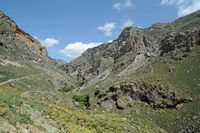 Le village d’Assomatos en Crète. Les gorges de la Kourtaliotis. Cliquer pour agrandir l'image dans Adobe Stock (nouvel onglet).